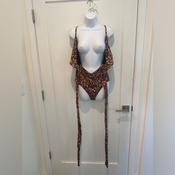 Aerie- Tie Leopard Swim Suit- Large - Picture 5 of 8